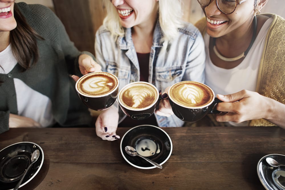 Raisons les plus courantes pour lesquelles nous aimons le café - le café apporte de la joie