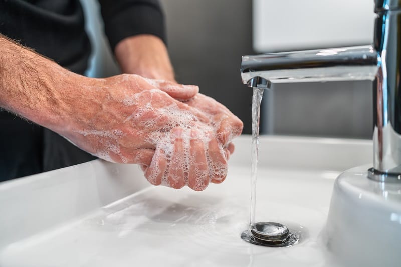 Lavez-vous-les-mains-correctement-et-souvent-Voyage-en-sécurité-USA-Pendant-COVID