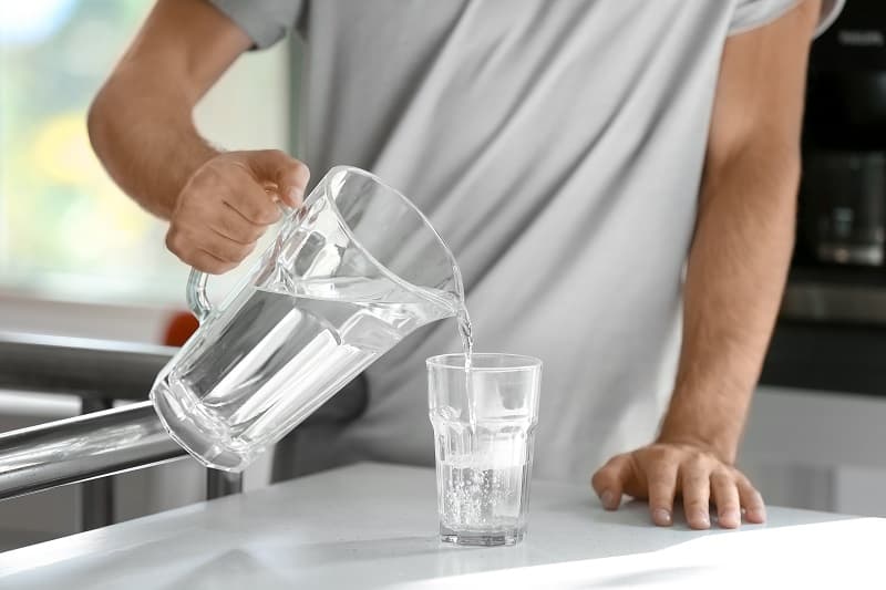 Boire-beaucoup-d'eau-conseils-de-perte de poids-pour-hommes