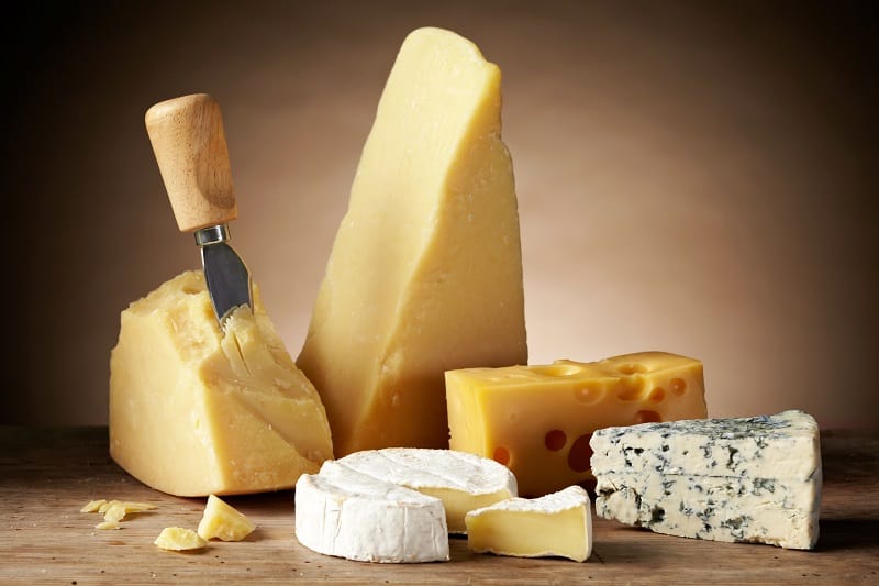 Cheese-To-Boost-Serotonin-for-Améliorer-la-santé-mentale-et-l'humeur