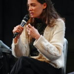 Maria Hervas au micro