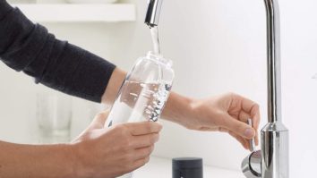 The 10 Best Smart Water Bottles in 2021