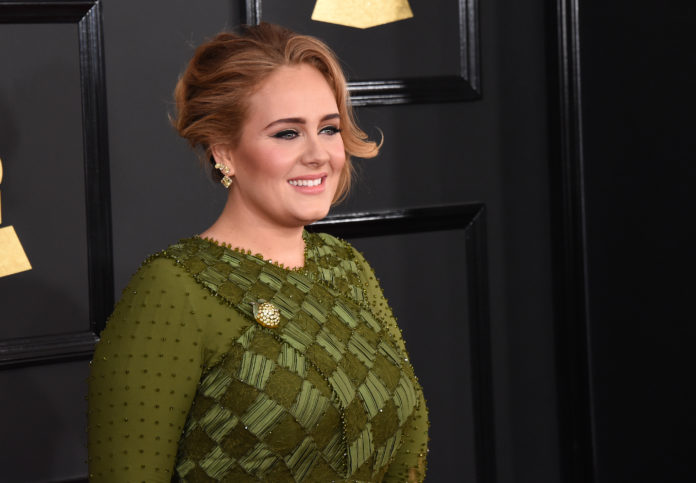 Adele aux Grammy Awards en 2017.
