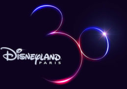 Disneyland Paris fête ses 30 ans.  La vidéo qui anticipe la fête est de la pure magie !