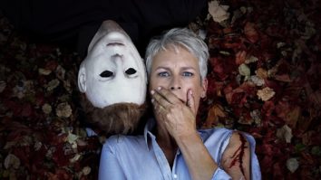 Halloween Kills : Jamie Lee Curtis a l'air ensanglanté sur le tournage [FOTO]